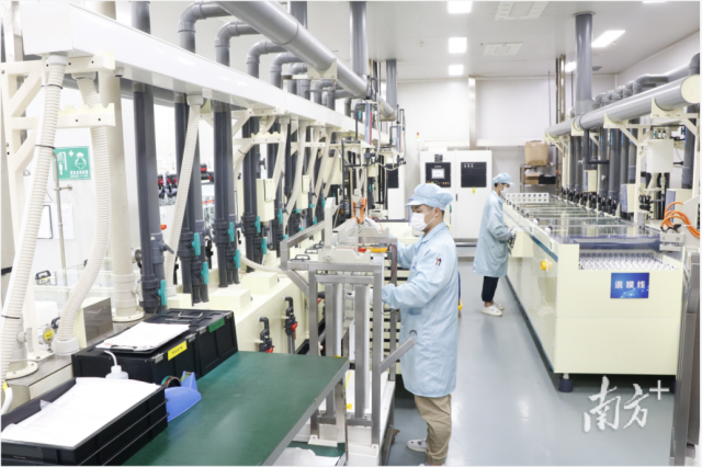 佛山乐玩官方（中国）总部大研究院建设的芯片板级扇出封装中试平台。